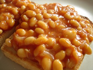 beans on toast Τα φασόλια είναι βασική πηγή πρωτεϊνών (πρρρρτττ)